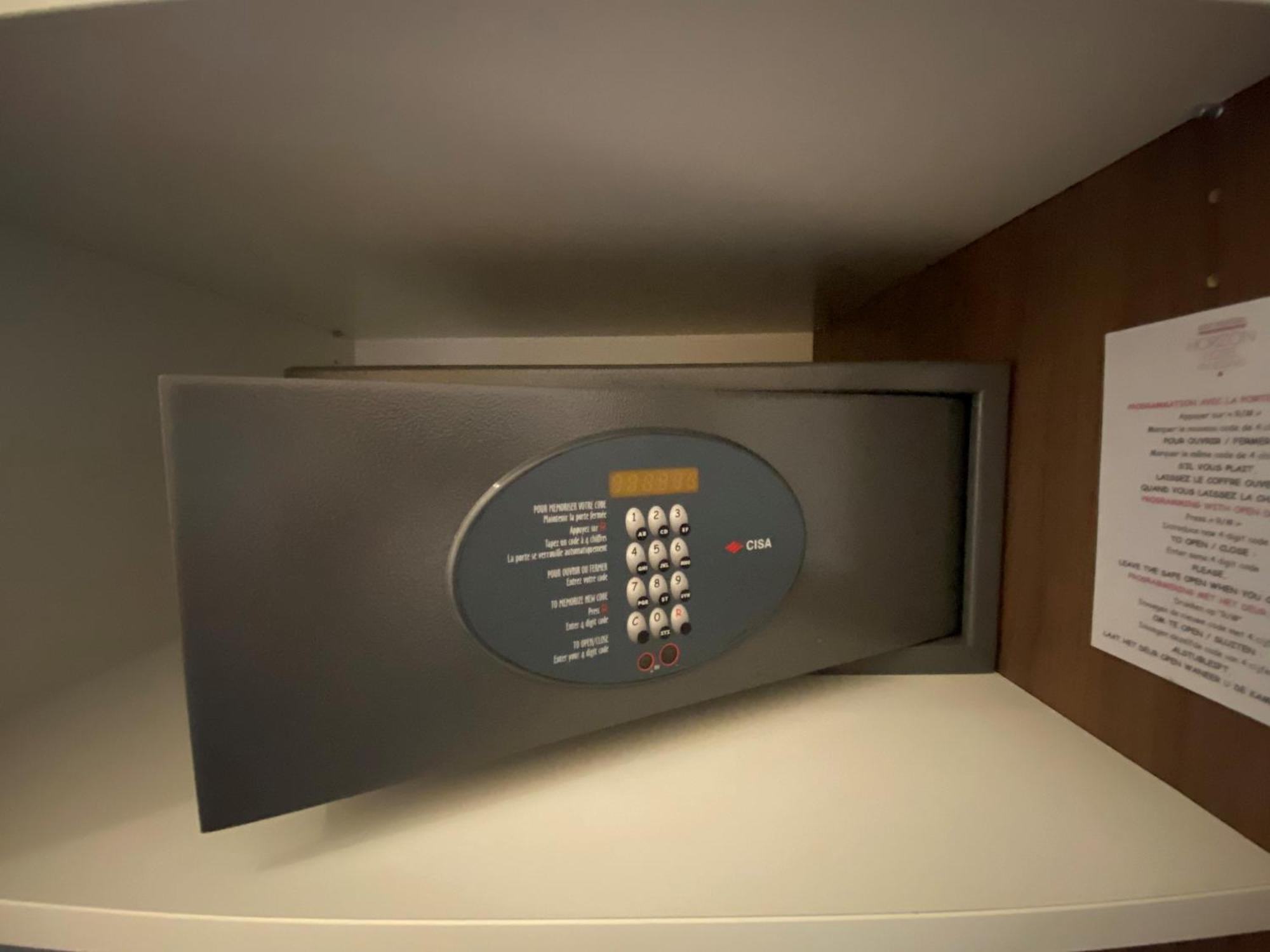 Standaard Tweepersoonskamer met 2 Aparte Bedden en een Douche